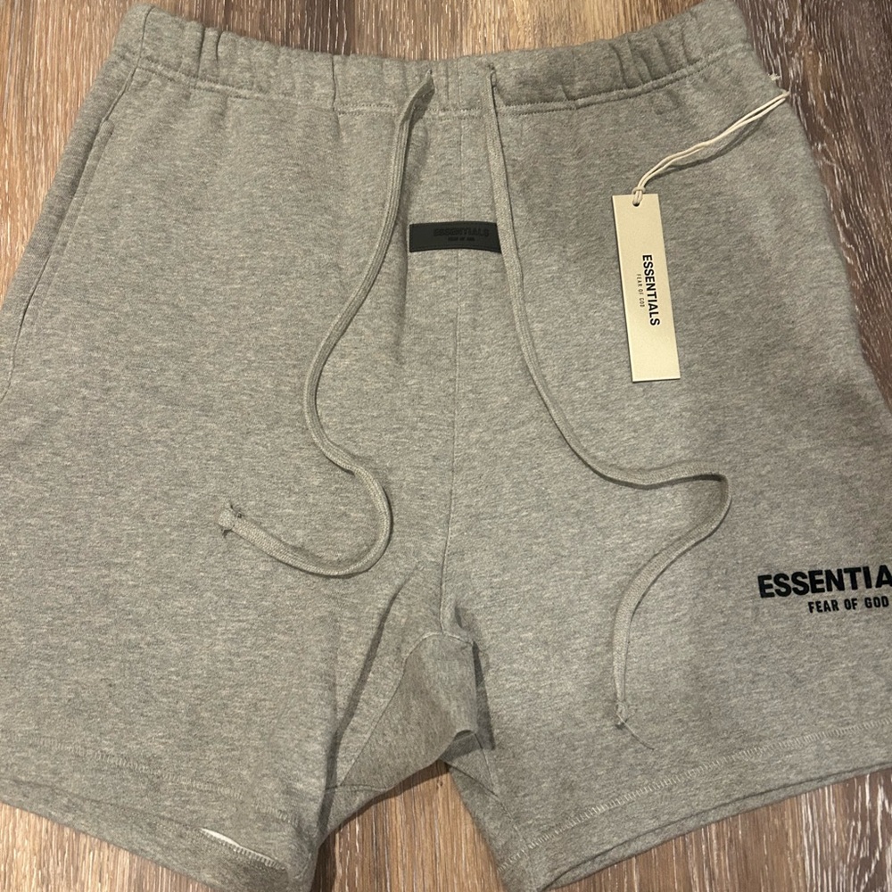 Essentials Shorts Grey